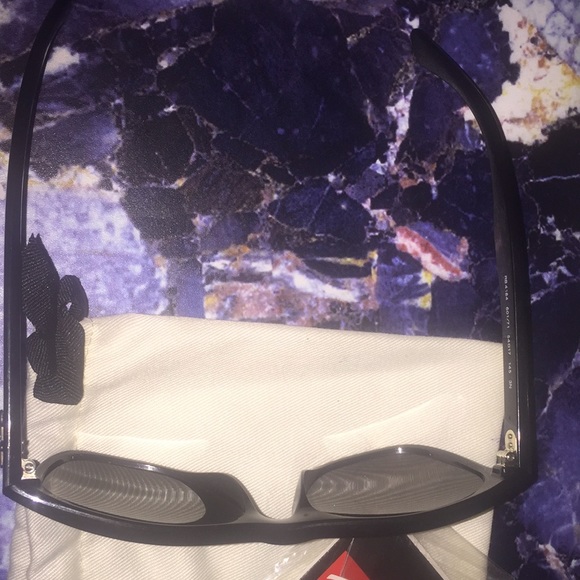 Ray Bans - Picture 2 of 5